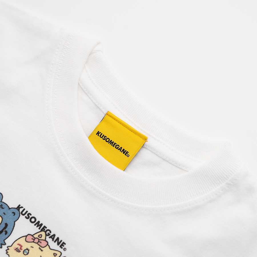color:white