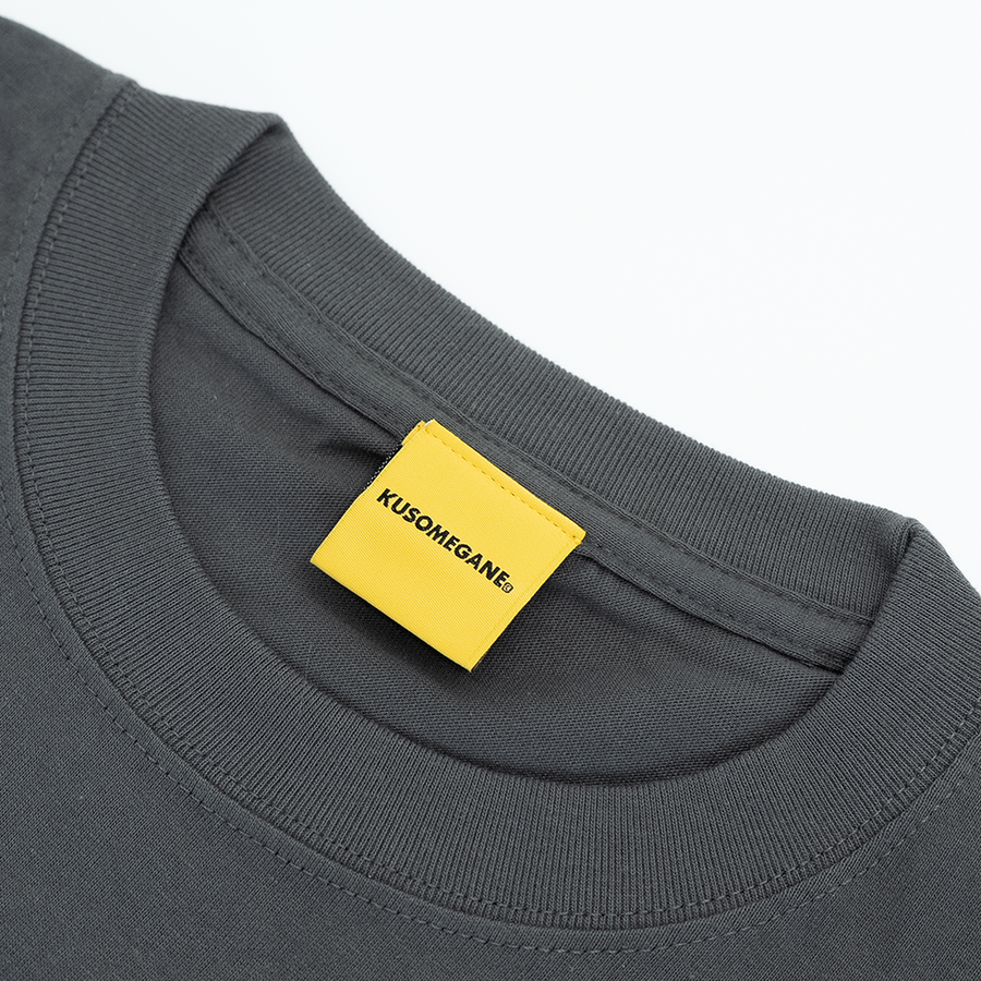 color:gray